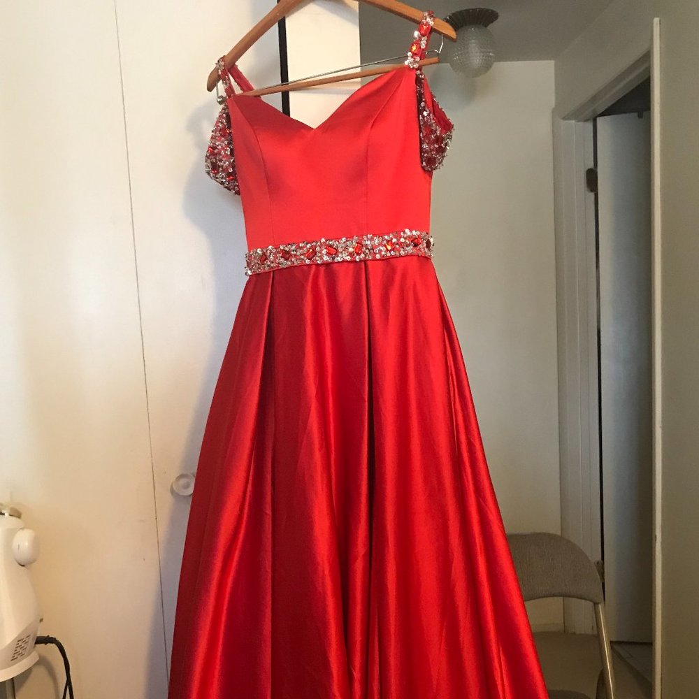 Gorgeous Red Satin Gown! Size 4